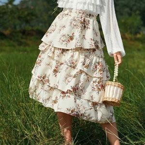 Floral print layered skirt never worn